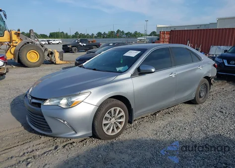 2015 Toyota Camry Le z USA, uszkodzony, nr VIN 4T1BF1FK9FU094401